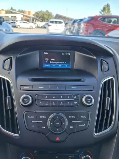 Ford Focus 2018 - 9850 EUR, 109500 km - AUTO.MOTO.pt - 109500km - foto 24 de 26