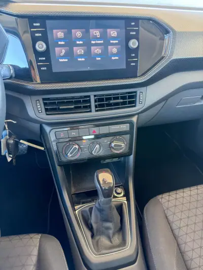 Volkswagen T-Cross 2019 - 18500 EUR, 43397 km - AUTO.MOTO.pt - 43397km - foto 16 de 24