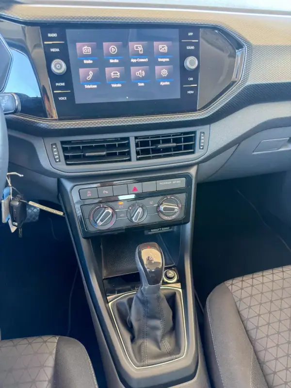 Volkswagen T-Cross 2019 - 18500 EUR, 43397 km - AUTO.MOTO.pt - 43397km - foto 16 de 24