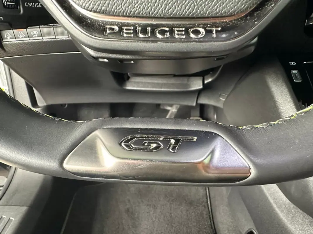Peugeot e-2008 2022 - 23900 EUR, 40274 km - AUTO.MOTO.pt - 40274km - foto 17 de 35