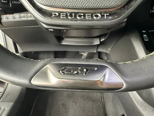 Peugeot e-2008 2022 - 23900 EUR, 40274 km - AUTO.MOTO.pt - 40274km - foto 17 de 35