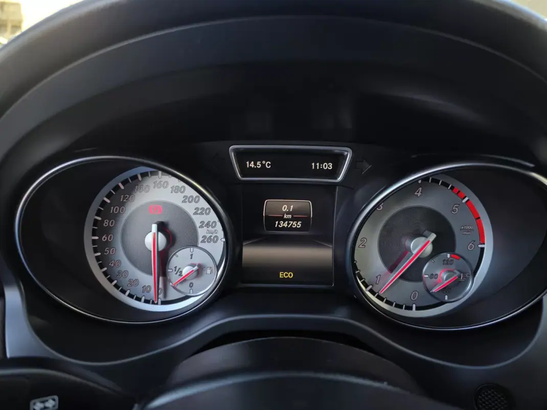 Mercedes-Benz CLA 180 2014 - 17990 EUR, 134000 km - AUTO.MOTO.pt - 134000km - foto 21 de 34