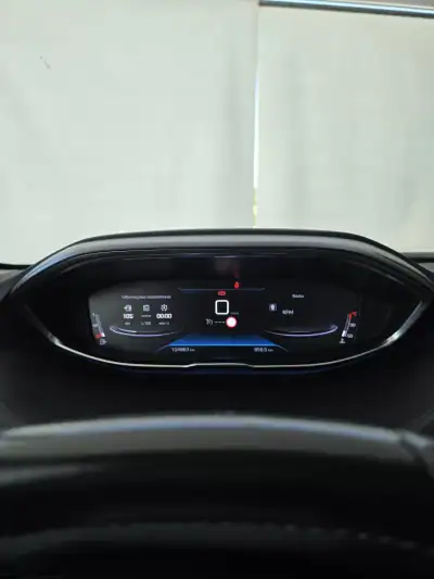 Peugeot 3008 2019 - 18640 EUR, 104863 km - AUTO.MOTO.pt - 104863km - foto 16 de 25