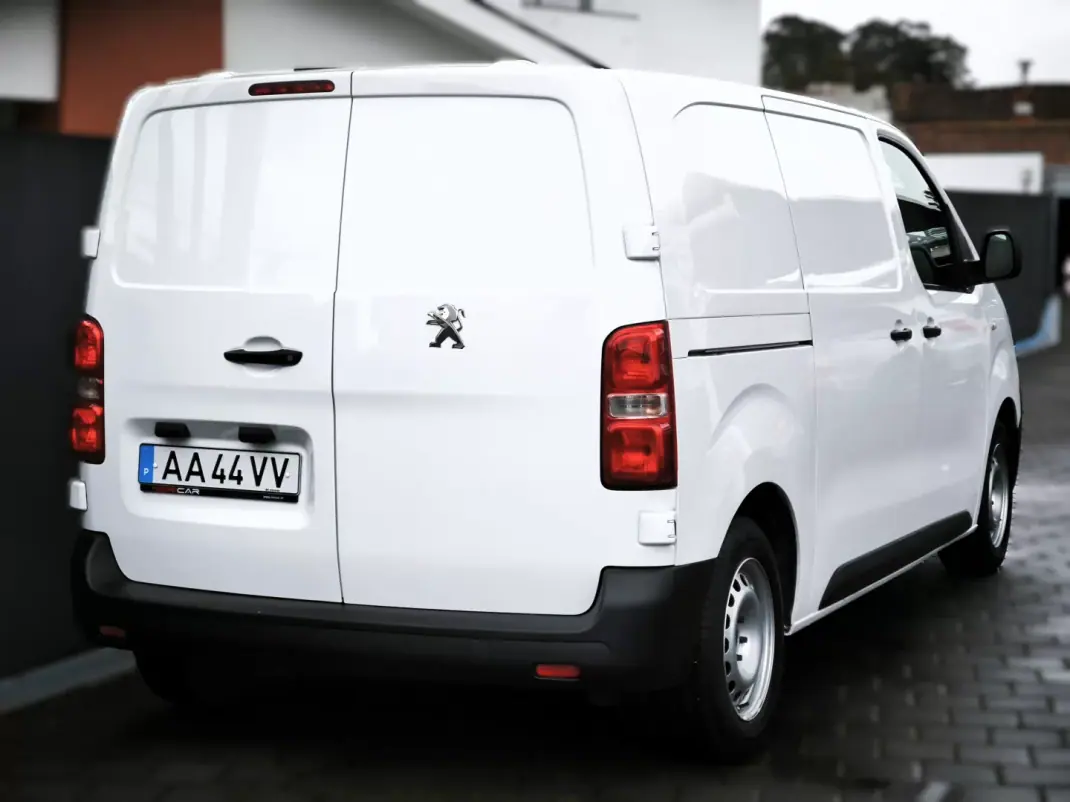 Peugeot Expert 1.5 BlueHdi L2H1 Pro Standard 2020 - 17950 EUR, 105997 km - AUTO.MOTO.pt - 105997km - foto 14 de 46