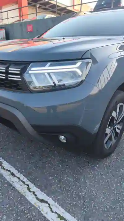 Dacia Duster 2023 - 20000 EUR, 27000 km - AUTO.MOTO.pt - 27000km - foto 4 de 22