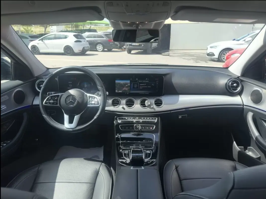 Mercedes-Benz E 300 2020 - 31947 EUR, 131000 km - AUTO.MOTO.pt - 131000km - foto 12 de 20