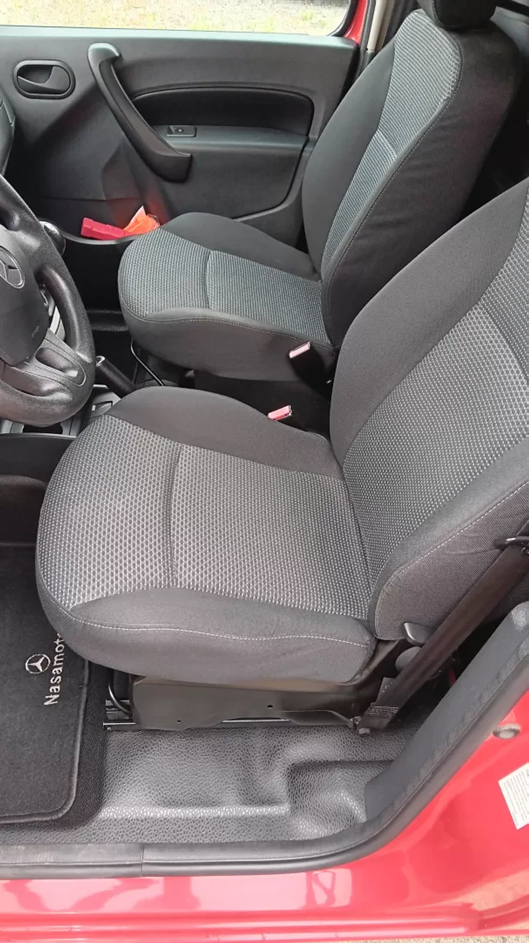 Mercedes-Benz Citan 108 CDI 2018 - 12300 EUR, 161063 km - AUTO.MOTO.pt - 161063km - foto 7 de 15