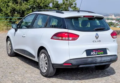 Renault Clio Sport Tourer 2014 - 4900 EUR, 282045 km - AUTO.MOTO.pt - 282045km - foto 6 de 21