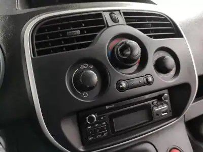 Renault Kangoo 1.5 DCi Maxi 2017 - 9950 EUR, 251230 km - AUTO.MOTO.pt - 251230km - foto 16 de 22