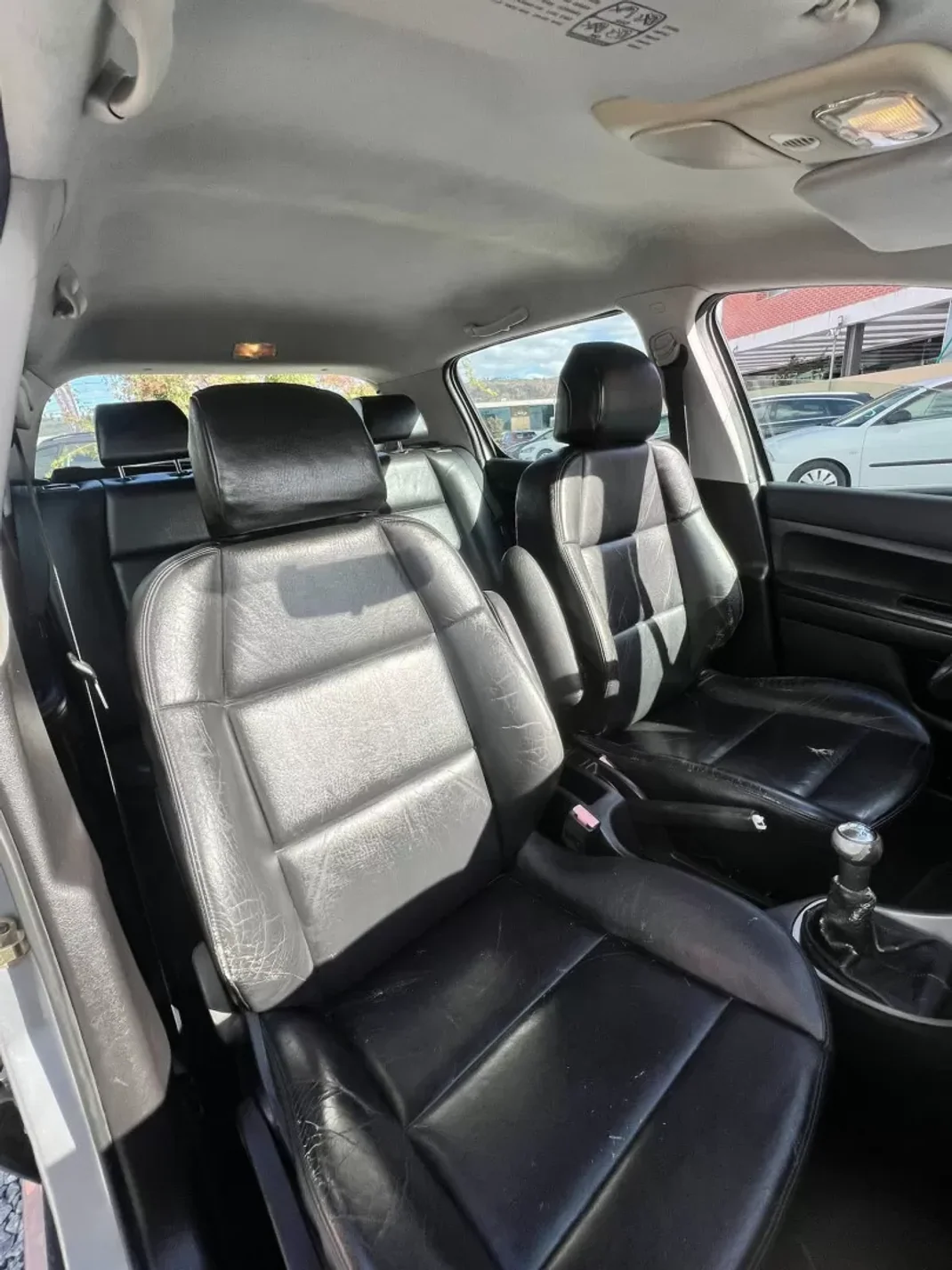 Peugeot 307 2002 - 5000 EUR, 234389 km - AUTO.MOTO.pt - 234389km - foto 8 de 9