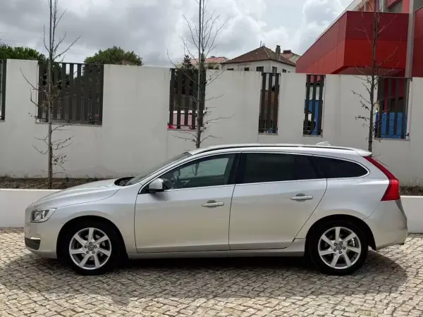 Volvo V60 2014 - 12950 EUR, 130000 km - 130000km - foto 4 de 27