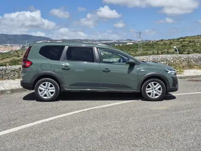 Dacia Jogger 2024 - 18990 EUR, 65878 km - AUTO.MOTO.pt - 65878km - foto 24 de 25