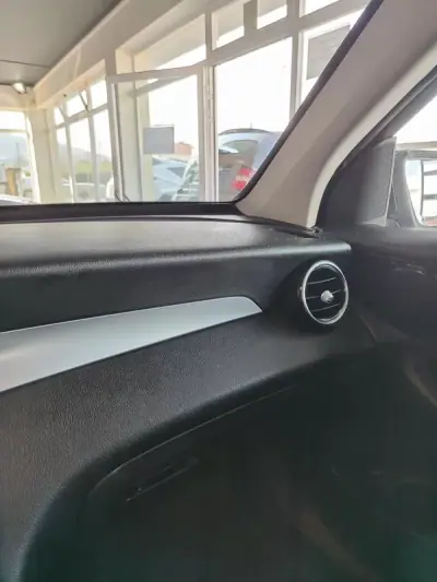 Mercedes-Benz GLC 300 2022 - 41500 EUR, 64500 km - AUTO.MOTO.pt - 64500km - foto 36 de 40