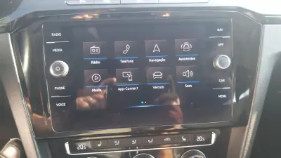 Volkswagen Arteon 2019 - 26650 EUR, 90000 km - AUTO.MOTO.pt - 90000km - foto 23 de 38
