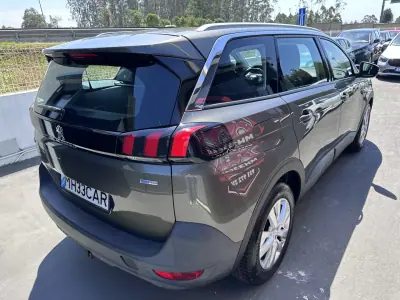Peugeot 5008 2017 - 13900 EUR, 200000 km - AUTO.MOTO.pt - 200000km - foto 10 de 49
