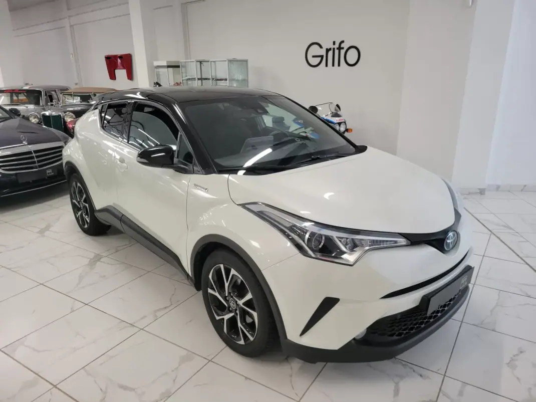 Toyota C-HR 2019 - 22950 EUR, 84605 km - 84605km - foto 5 de 29