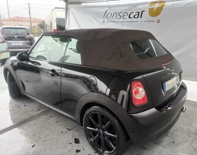 MINI Cooper 2015 - 12990 EUR, 178135 km - AUTO.MOTO.pt - 178135km - foto 9 de 11