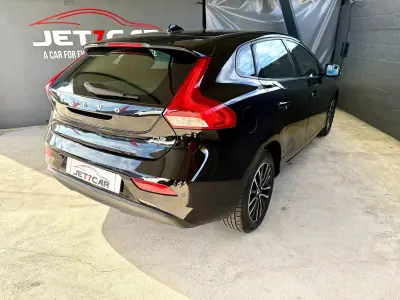Volvo V40 2017 - 17490 EUR, 131420 km - AUTO.MOTO.pt - 131420km - foto 6 de 21