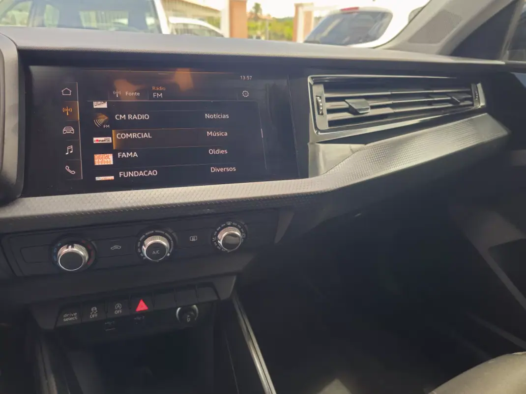 Audi A1 Sportback 2019 - 17990 EUR, 108000 km - AUTO.MOTO.pt - 108000km - foto 9 de 12