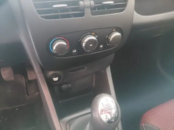 Renault Clio 2014 - 9490 EUR, 56000 km - 56000km - foto 13 de 20