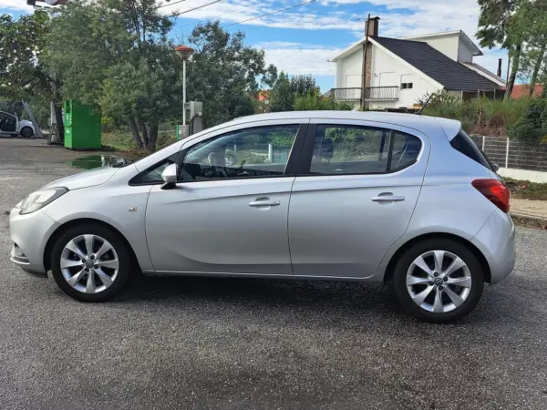 Opel Corsa 2017 - 12900 EUR, 88000 km - AUTO.MOTO.pt - 88000km - foto 10 de 38