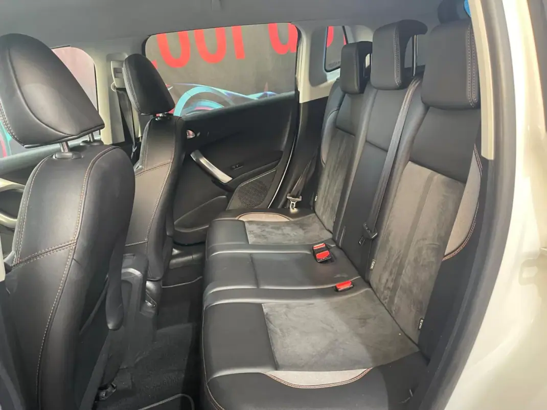 Peugeot 2008 2015 - 8500 EUR, 166000 km - AUTO.MOTO.pt - 166000km - foto 30 de 44