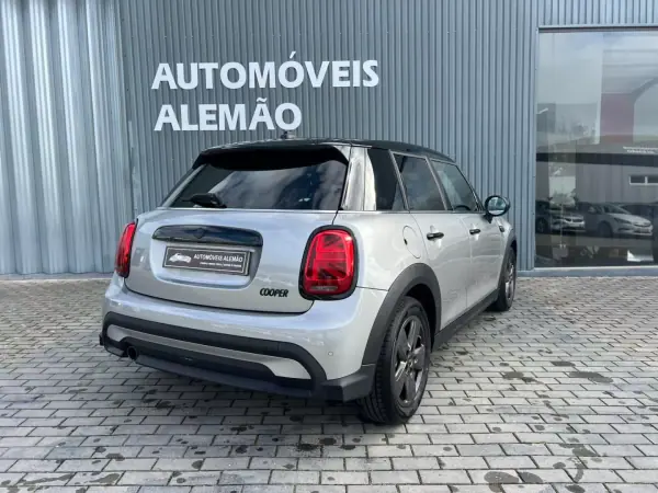 MINI Cooper 2023 - 25750 EUR, 34717 km - AUTO.MOTO.pt - 34717km - foto 6 de 19
