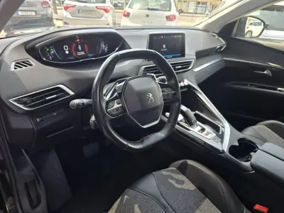 Peugeot 5008 2019 - 16900 EUR, 130000 km - AUTO.MOTO.pt - 130000km - foto 13 de 18