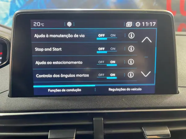 Peugeot 3008 2020 - 19999 EUR, 129000 km - AUTO.MOTO.pt - 129000km - foto 44 de 49