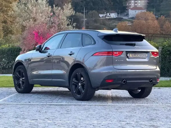 Jaguar F-Pace 2016 - 30999 EUR, 144450 km - AUTO.MOTO.pt - 144450km - foto 9 de 33
