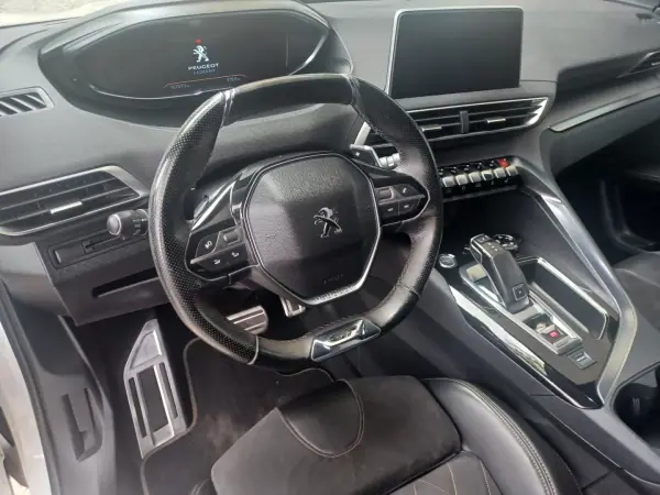 Peugeot 5008 2018 - 21890 EUR, 167073 km - AUTO.MOTO.pt - 167073km - foto 13 de 41