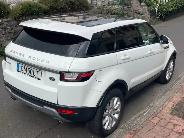 Land Rover EVOQUE 2018 — photo 3 of 9