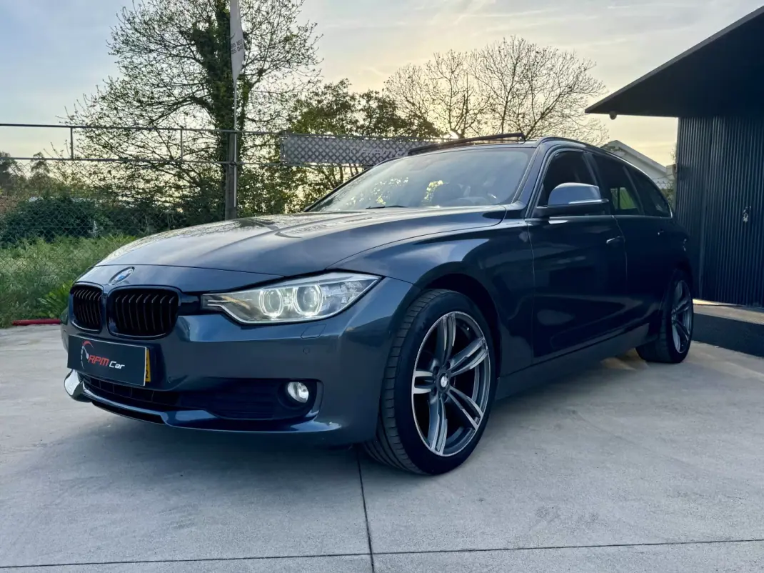 BMW 318 2014 - 10999 EUR, 270000 km - AUTO.MOTO.pt - 270000km - foto 1 de 24