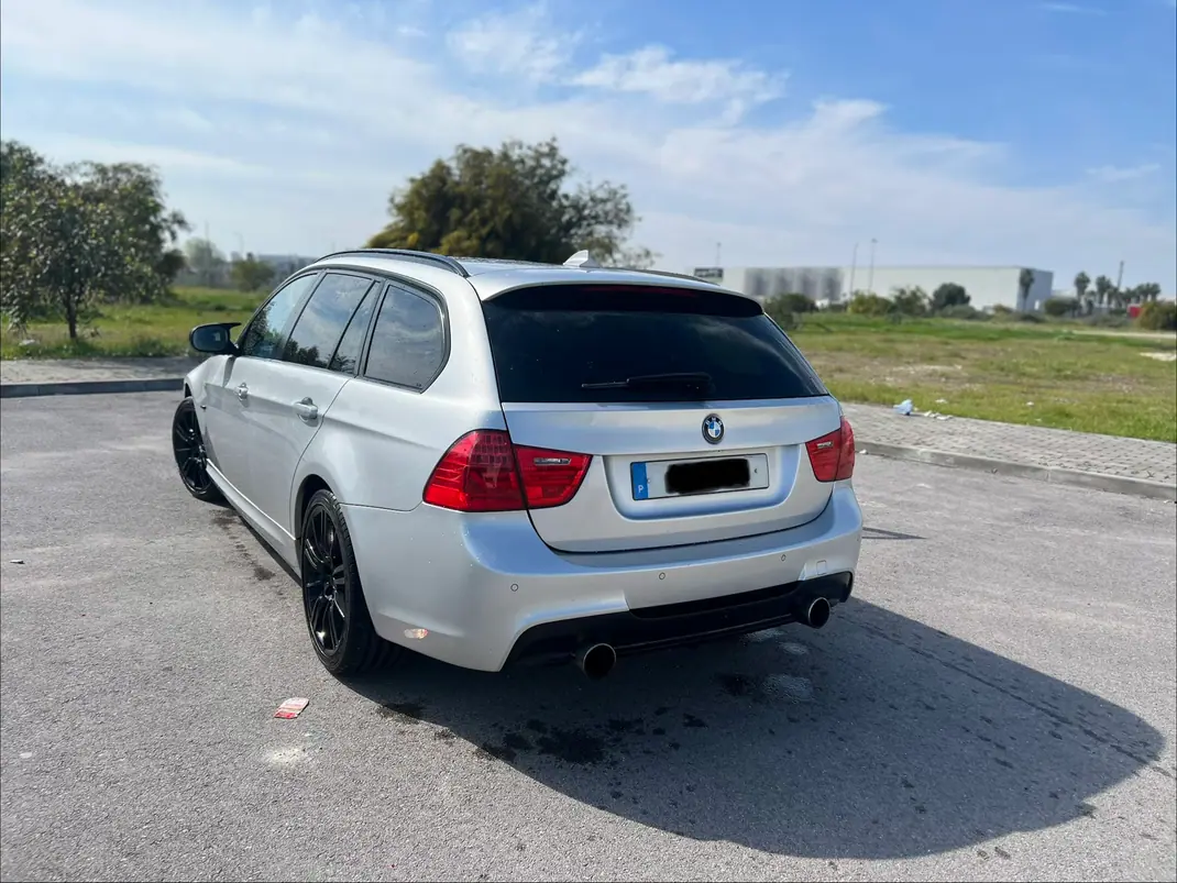 BMW 320 2011 - 7750 EUR, 263000 km - AUTO.MOTO.pt - 263000km - foto 5 de 15