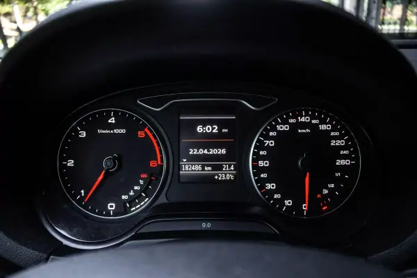Audi A3 2014 - 12890 EUR, 182486 km - AUTO.MOTO.pt - 182486km - foto 16 de 30