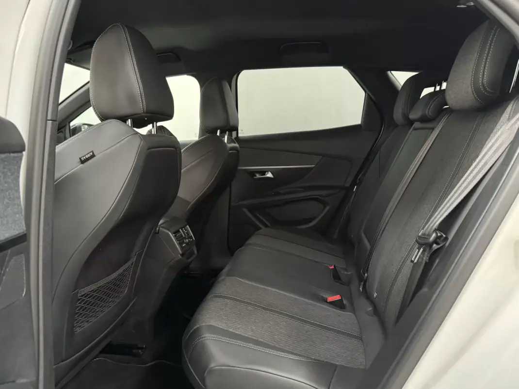 Peugeot 3008 2019 - 18990 EUR, 67000 km - AUTO.MOTO.pt - 67000km - foto 21 de 22