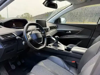 Peugeot 3008 2018 - 17900 EUR, 78000 km - AUTO.MOTO.pt - 78000km - foto 4 de 15