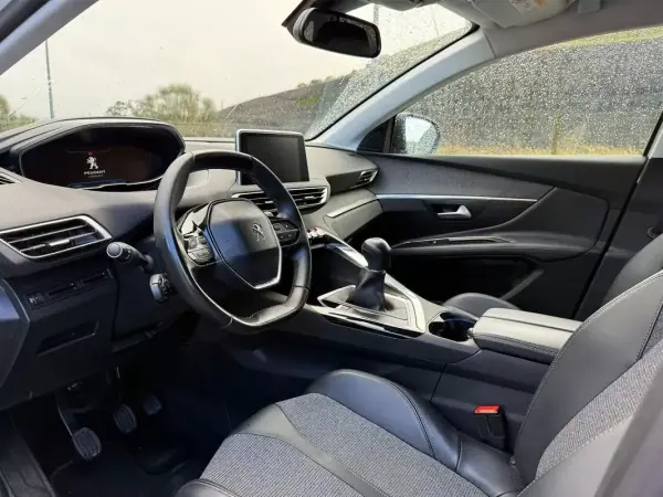 Peugeot 3008 2018 - 16900 EUR, 78000 km - AUTO.MOTO.pt - 78000km - foto 4 de 15