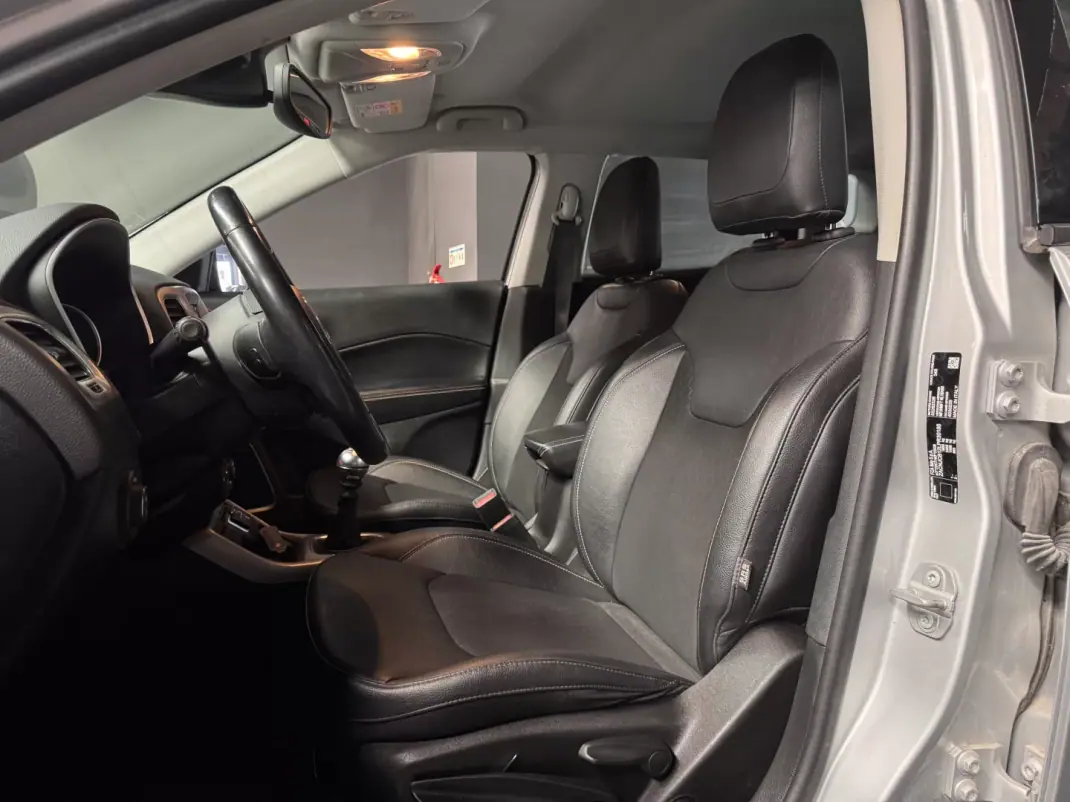 Jeep Compass 2021 - 18990 EUR, 40400 km - AUTO.MOTO.pt - 40400km - foto 22 de 27