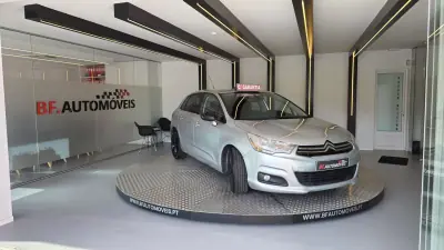 Citroën C4 2011 - 7900 EUR, 225567 km - AUTO.MOTO.pt - 225567km - foto 5 de 49