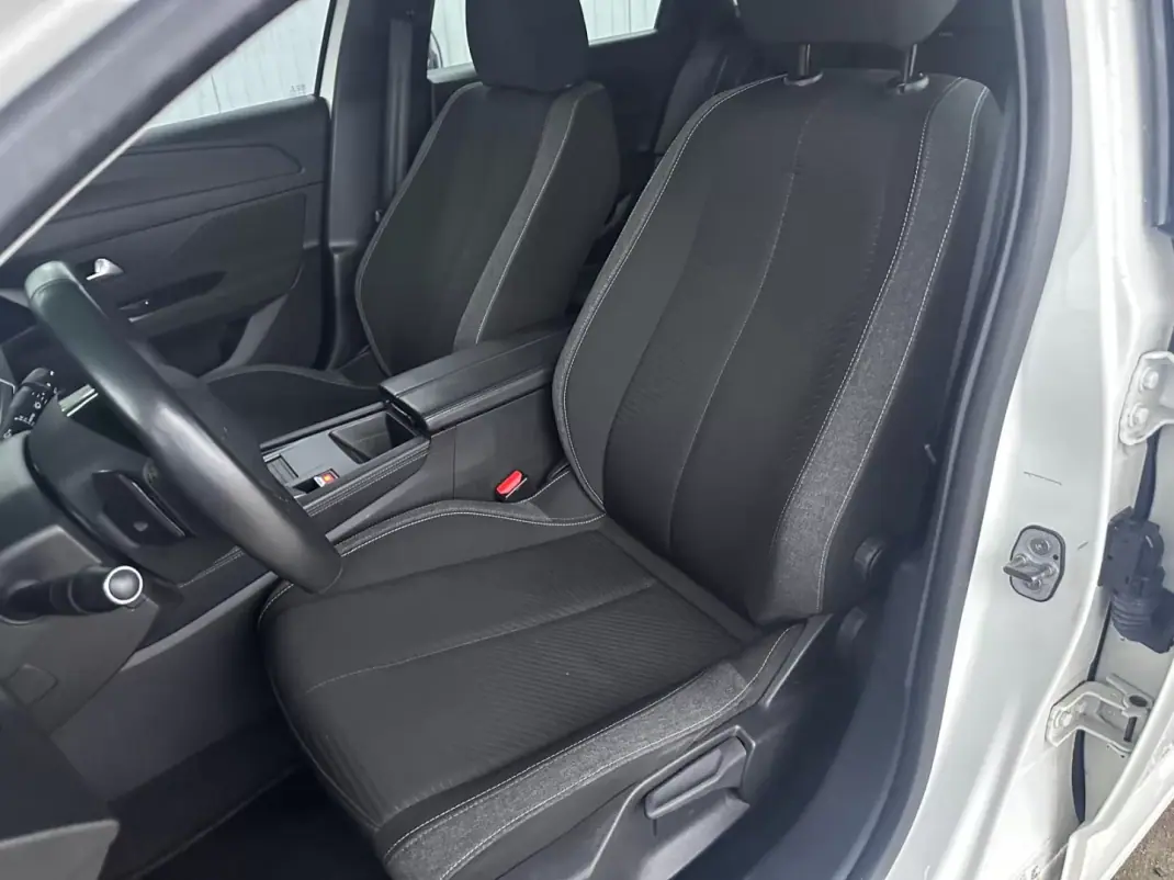 Peugeot 308 SW 2022 - 17900 EUR, 142043 km - AUTO.MOTO.pt - 142043km - foto 8 de 17