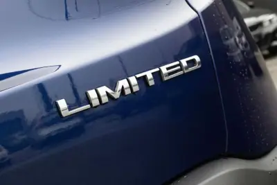 Jeep Renegade 2020 - 15999 EUR, 98800 km - AUTO.MOTO.pt - 98800km - foto 9 de 27