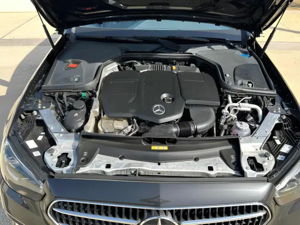 Mercedes-Benz E 300 2020 - 33900 EUR, 120000 km - AUTO.MOTO.pt - 120000km - foto 3 de 10
