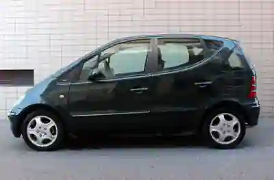 Mercedes-Benz A 140 2002 - 3898 EUR, 122000 km - AUTO.MOTO.pt - 122000km - foto 3 de 10
