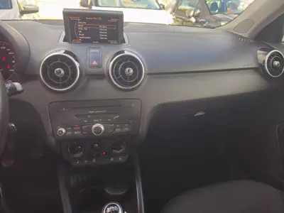Audi A1 Sportback 2013 - 9850 EUR, 153780 km - 153780km - foto 9 de 11