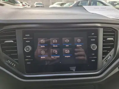 Volkswagen T-Roc 2020 - 19850 EUR, 109200 km - AUTO.MOTO.pt - 109200km - foto 23 de 25