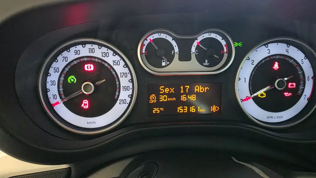Fiat 500L 2013 - 7900 EUR, 153161 km - AUTO.MOTO.pt - 153161km - foto 39 de 55