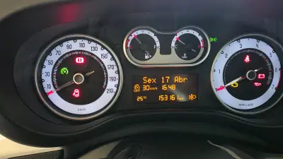Fiat 500L 2013 - 7900 EUR, 153161 km - AUTO.MOTO.pt - 153161km - foto 39 de 55