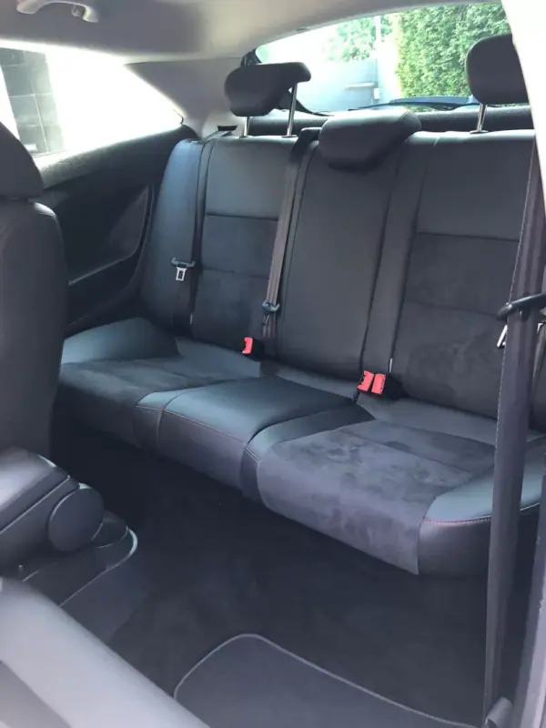 SEAT Ibiza 2016 - 10750 EUR, 142000 km - AUTO.MOTO.pt - 142000km - foto 23 de 33