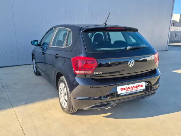 Volkswagen Polo 2020 - 11500 EUR, 110351 km - AUTO.MOTO.pt - 110351km - foto 2 de 7